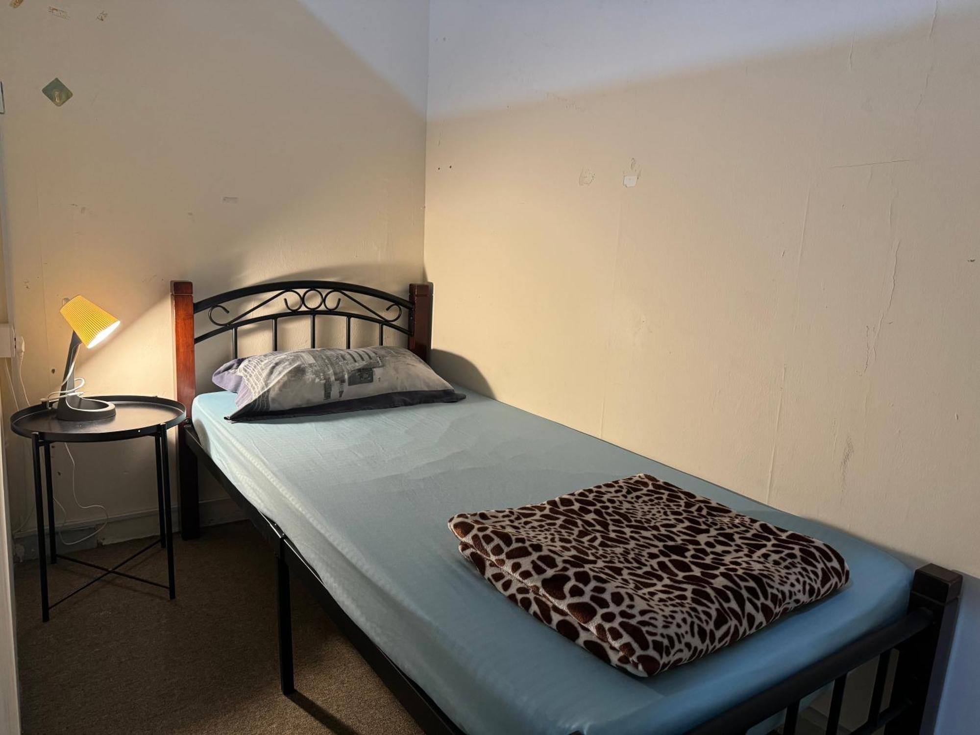 Backpackers Place Apartman Abu Dzabi Szoba fotó