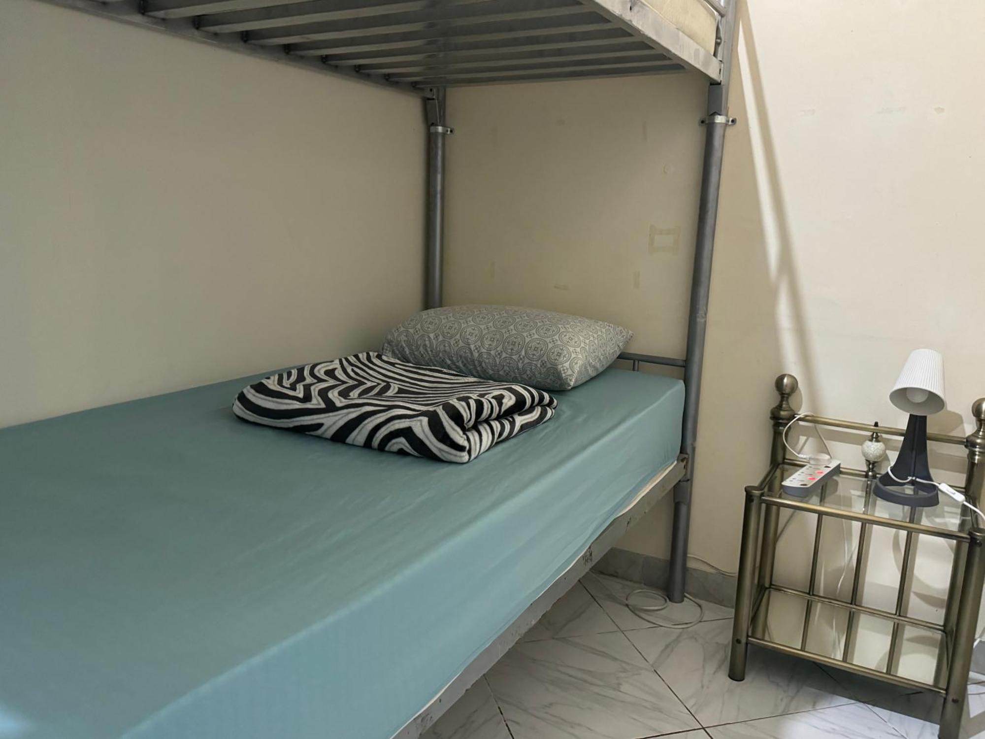 Backpackers Place Apartman Abu Dzabi Szoba fotó